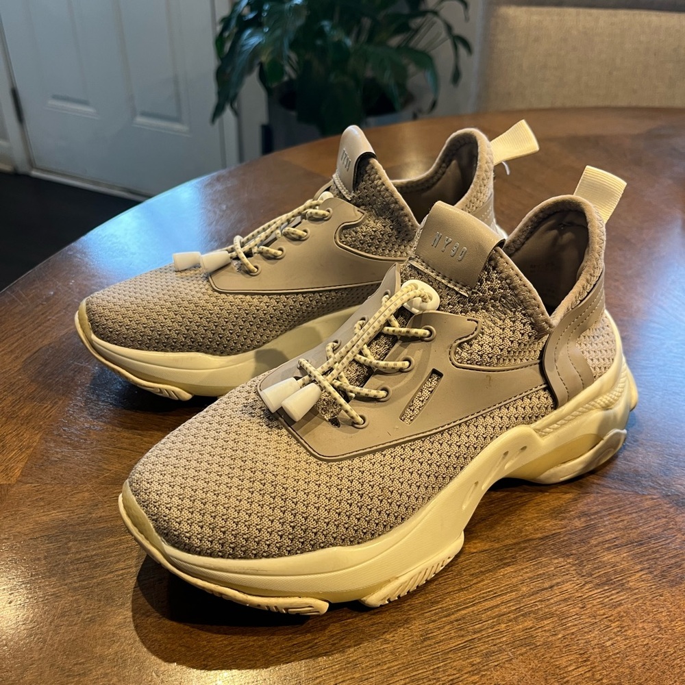 Steve Madden Myla Sneakers Size 6